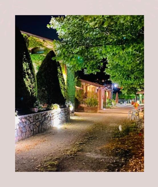Residenza Le Querce Trilocale Villa Fossato di Vico ภายนอก รูปภาพ