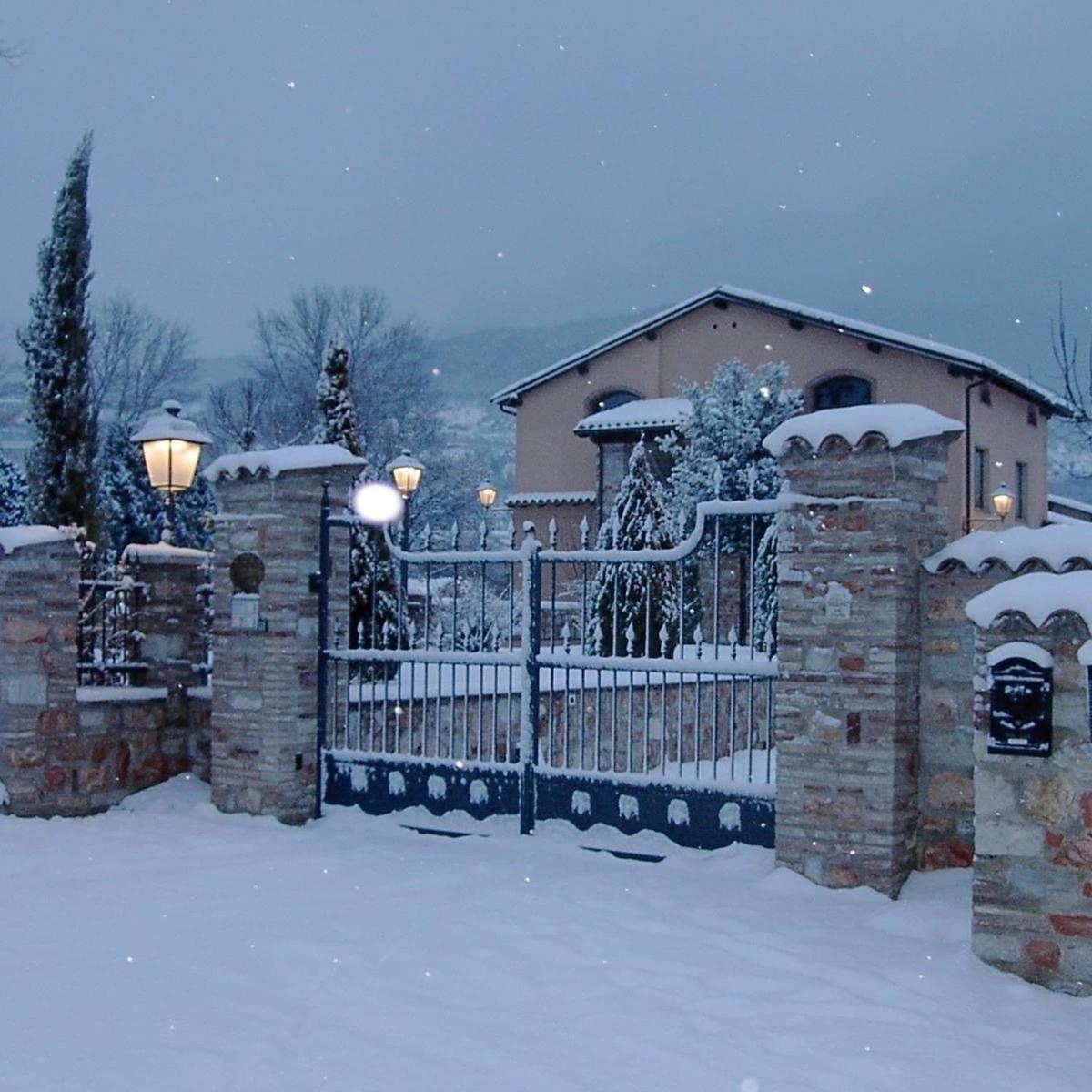 Residenza Le Querce Trilocale Villa Fossato di Vico ภายนอก รูปภาพ
