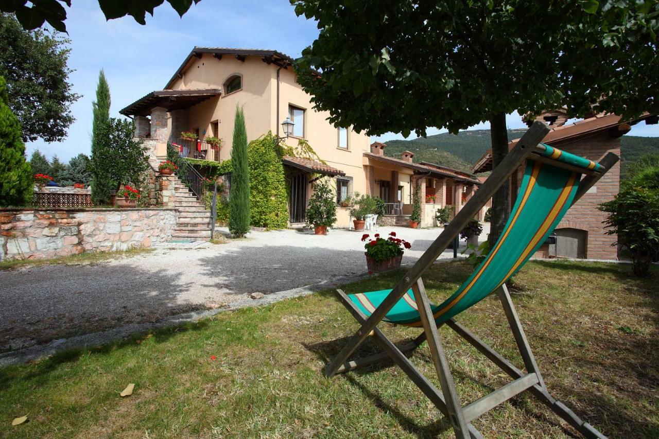 Residenza Le Querce Trilocale Villa Fossato di Vico ภายนอก รูปภาพ