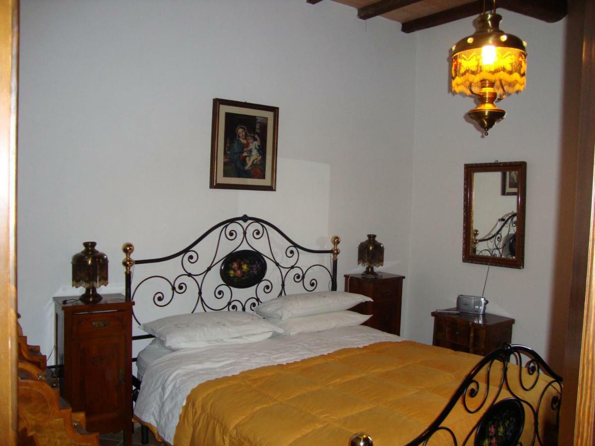 Residenza Le Querce Trilocale Villa Fossato di Vico ภายนอก รูปภาพ