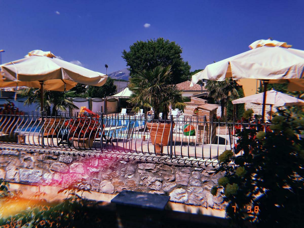 Residenza Le Querce Trilocale Villa Fossato di Vico ภายนอก รูปภาพ